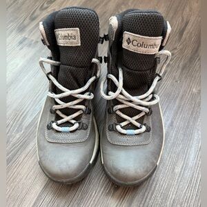 Columbia Gray Hiking Boots 6.5 women